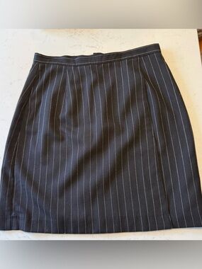 Geoffrey Beene Sport Classic Black Pinstripe Women's Skirt